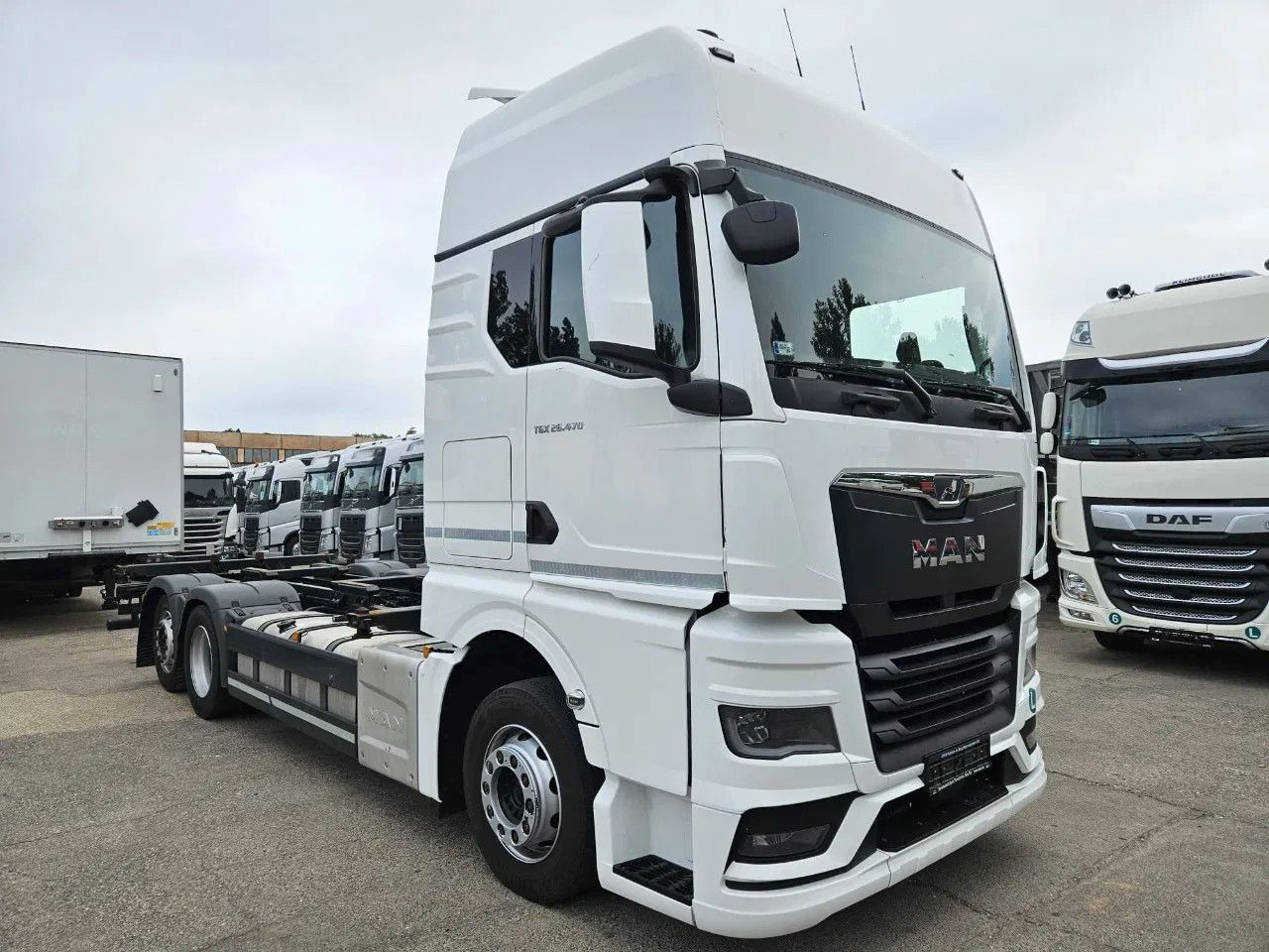 MAN TGX 26.470 XXL BDF 6x2 2 units, NAVI, Lift Axle - Konttialus/ Vaihtokuormatilat kuorma-auto: kuva MAN TGX 26.470 XXL BDF 6x2 2 units, NAVI, Lift Axle - Konttialus/ Vaihtokuormatilat kuorma-auto MAN TGX 26.470 XXL BDF 6x2 2 units, NAVI, Lift Axle - Konttialus/ Vaihtokuormatilat kuorma-auto: kuva MAN TGX 26.470 XXL BDF 6x2 2 units, NAVI, Lift Axle - Konttialus/ Vaihtokuormatilat kuorma-auto
