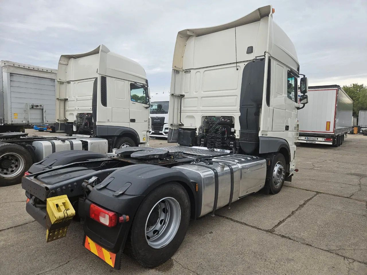DAF XF 460 SSC, Intarder, New Smart2 Tachograph, Sta - Vetopöytäauto: kuva DAF XF 460 SSC, Intarder, New Smart2 Tachograph, Sta - Vetopöytäauto DAF XF 460 SSC, Intarder, New Smart2 Tachograph, Sta - Vetopöytäauto: kuva DAF XF 460 SSC, Intarder, New Smart2 Tachograph, Sta - Vetopöytäauto