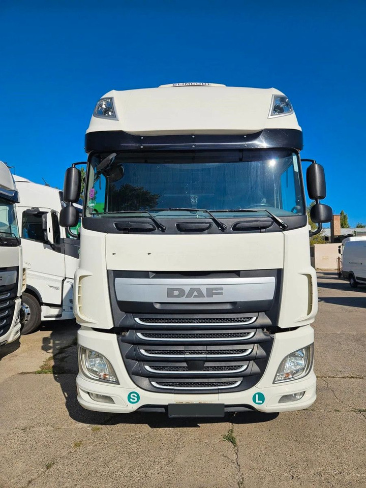 DAF XF 460 SSC Retarder Standklima - Vetopöytäauto: kuva DAF XF 460 SSC Retarder Standklima - Vetopöytäauto DAF XF 460 SSC Retarder Standklima - Vetopöytäauto: kuva DAF XF 460 SSC Retarder Standklima - Vetopöytäauto