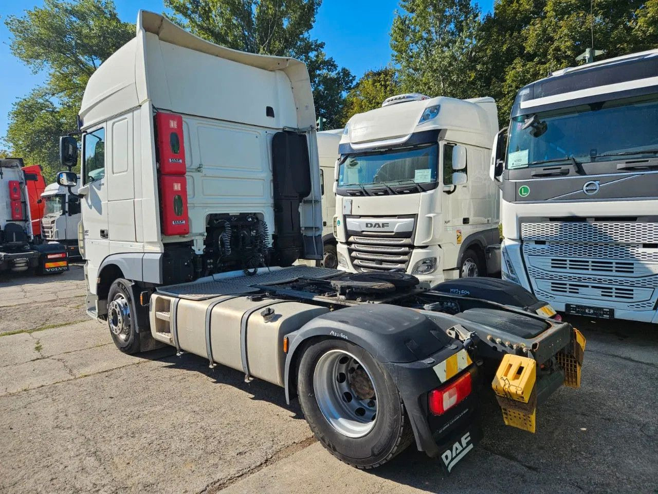 DAF XF 460 SSC Retarder Standklima - Vetopöytäauto: kuva DAF XF 460 SSC Retarder Standklima - Vetopöytäauto DAF XF 460 SSC Retarder Standklima - Vetopöytäauto: kuva DAF XF 460 SSC Retarder Standklima - Vetopöytäauto