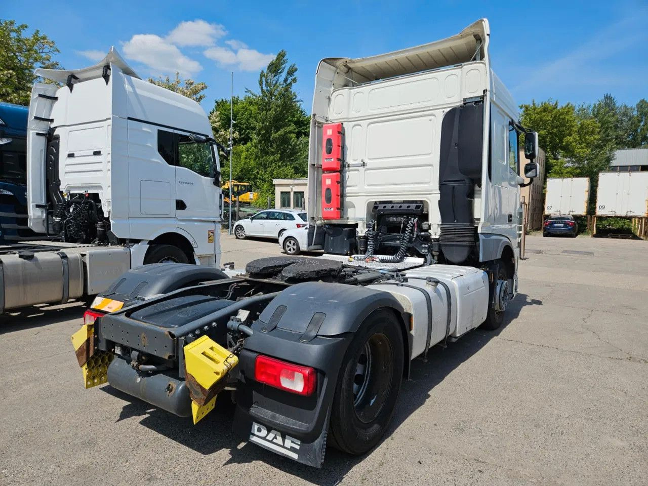 DAF XF 460 Space Cab Standklima 2 units - Vetopöytäauto: kuva DAF XF 460 Space Cab Standklima 2 units - Vetopöytäauto DAF XF 460 Space Cab Standklima 2 units - Vetopöytäauto: kuva DAF XF 460 Space Cab Standklima 2 units - Vetopöytäauto