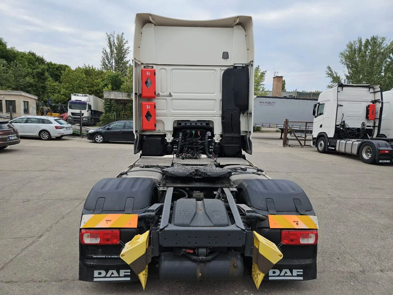 DAF XF 480 SSC Full Spoiler Alloy wheels Standklima - Vetopöytäauto: kuva DAF XF 480 SSC Full Spoiler Alloy wheels Standklima - Vetopöytäauto DAF XF 480 SSC Full Spoiler Alloy wheels Standklima - Vetopöytäauto: kuva DAF XF 480 SSC Full Spoiler Alloy wheels Standklima - Vetopöytäauto