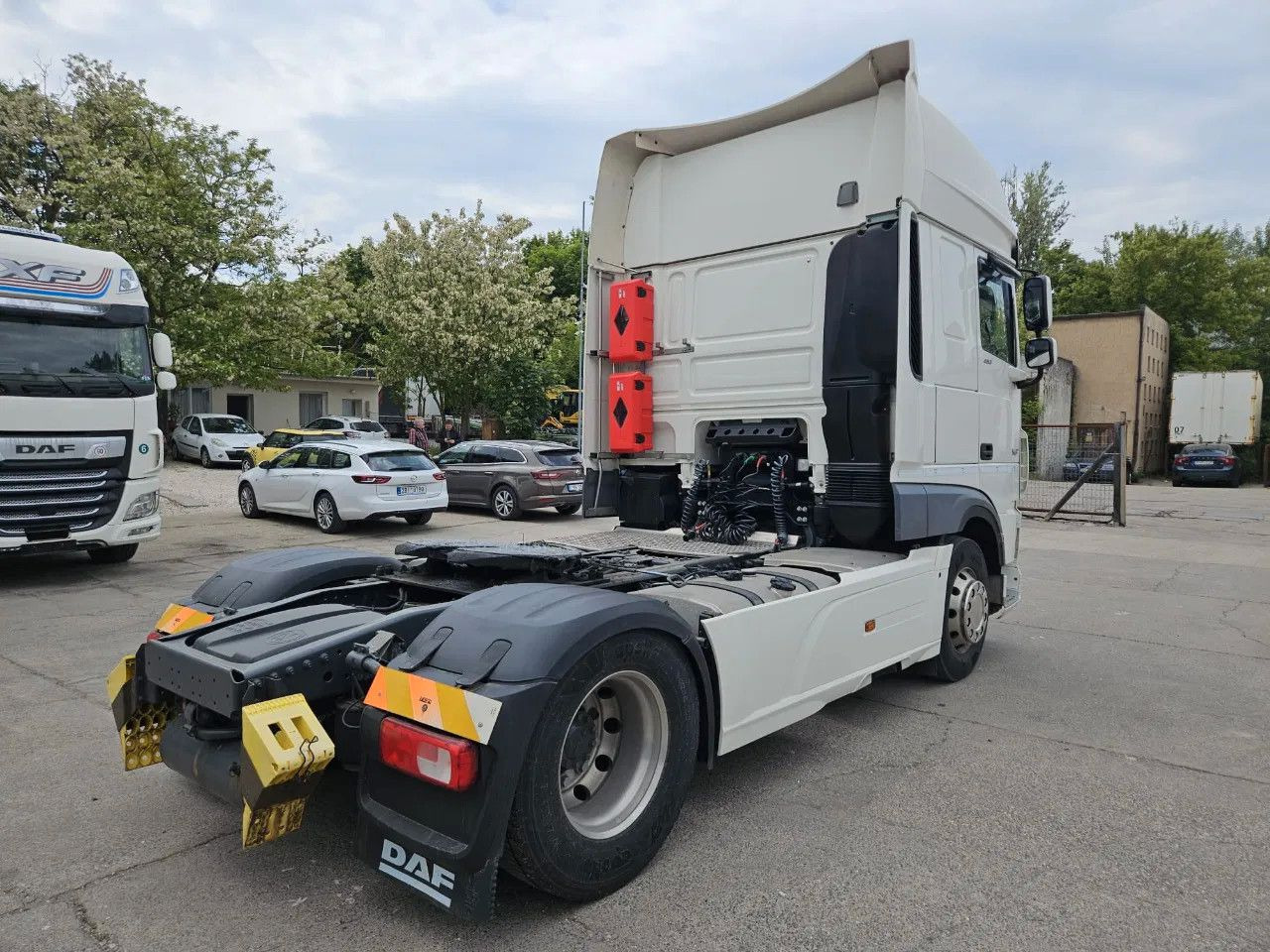 DAF XF 480 SSC Full Spoiler Alloy wheels Standklima - Vetopöytäauto: kuva DAF XF 480 SSC Full Spoiler Alloy wheels Standklima - Vetopöytäauto DAF XF 480 SSC Full Spoiler Alloy wheels Standklima - Vetopöytäauto: kuva DAF XF 480 SSC Full Spoiler Alloy wheels Standklima - Vetopöytäauto