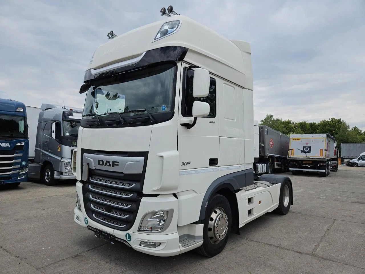 DAF XF 480 SSC Full Spoiler Alloy wheels Standklima - Vetopöytäauto: kuva DAF XF 480 SSC Full Spoiler Alloy wheels Standklima - Vetopöytäauto DAF XF 480 SSC Full Spoiler Alloy wheels Standklima - Vetopöytäauto: kuva DAF XF 480 SSC Full Spoiler Alloy wheels Standklima - Vetopöytäauto