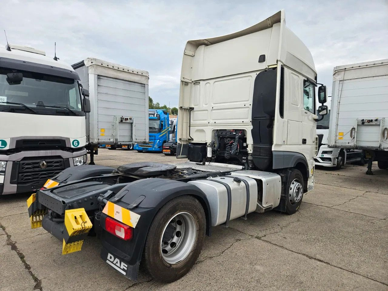 DAF XF 480 SSC Standard StandKlima - Vetopöytäauto: kuva DAF XF 480 SSC Standard StandKlima - Vetopöytäauto DAF XF 480 SSC Standard StandKlima - Vetopöytäauto: kuva DAF XF 480 SSC Standard StandKlima - Vetopöytäauto