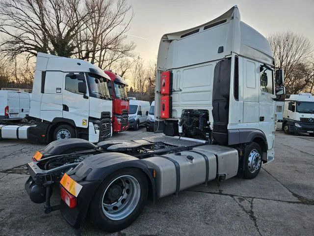 DAF XF 480 XF480-SSC-Mega-StandKlima - Vetopöytäauto: kuva DAF XF 480 XF480-SSC-Mega-StandKlima - Vetopöytäauto DAF XF 480 XF480-SSC-Mega-StandKlima - Vetopöytäauto: kuva DAF XF 480 XF480-SSC-Mega-StandKlima - Vetopöytäauto