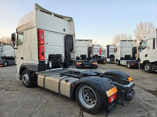 DAF XF 480 XF480-SSC-Mega-StandKlima - Vetopöytäauto: kuva DAF XF 480 XF480-SSC-Mega-StandKlima - Vetopöytäauto DAF XF 480 XF480-SSC-Mega-StandKlima - Vetopöytäauto: kuva DAF XF 480 XF480-SSC-Mega-StandKlima - Vetopöytäauto