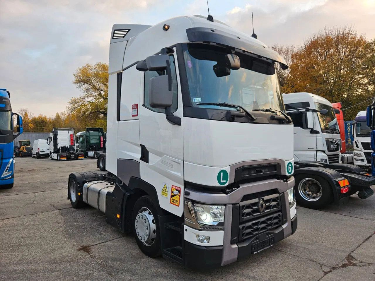 Renault T520 HSC, Mega, Standklima - Vetopöytäauto: kuva Renault T520 HSC, Mega, Standklima - Vetopöytäauto Renault T520 HSC, Mega, Standklima - Vetopöytäauto: kuva Renault T520 HSC, Mega, Standklima - Vetopöytäauto