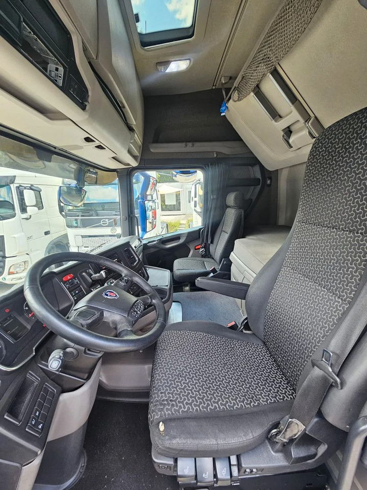 Scania R410 Standard - Full Spoiler - Retarder - Alloy - Vetopöytäauto: kuva Scania R410 Standard - Full Spoiler - Retarder - Alloy - Vetopöytäauto Scania R410 Standard - Full Spoiler - Retarder - Alloy - Vetopöytäauto: kuva Scania R410 Standard - Full Spoiler - Retarder - Alloy - Vetopöytäauto
