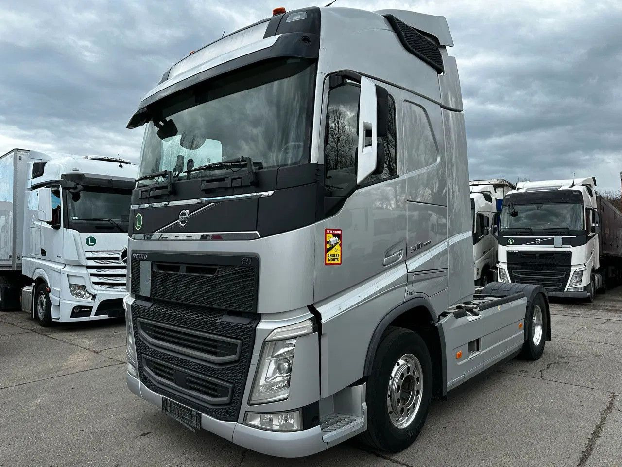 Volvo FH 500 ADR, I-Park, Alloy w. Leather seats, TV s - Vetopöytäauto: kuva Volvo FH 500 ADR, I-Park, Alloy w. Leather seats, TV s - Vetopöytäauto Volvo FH 500 ADR, I-Park, Alloy w. Leather seats, TV s - Vetopöytäauto: kuva Volvo FH 500 ADR, I-Park, Alloy w. Leather seats, TV s - Vetopöytäauto