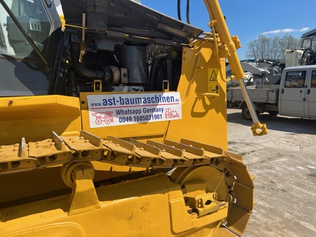 KOMATSU D65EX12 mit Ripperventil - Puskutraktori: kuva KOMATSU D65EX12 mit Ripperventil - Puskutraktori KOMATSU D65EX12 mit Ripperventil - Puskutraktori: kuva KOMATSU D65EX12 mit Ripperventil - Puskutraktori