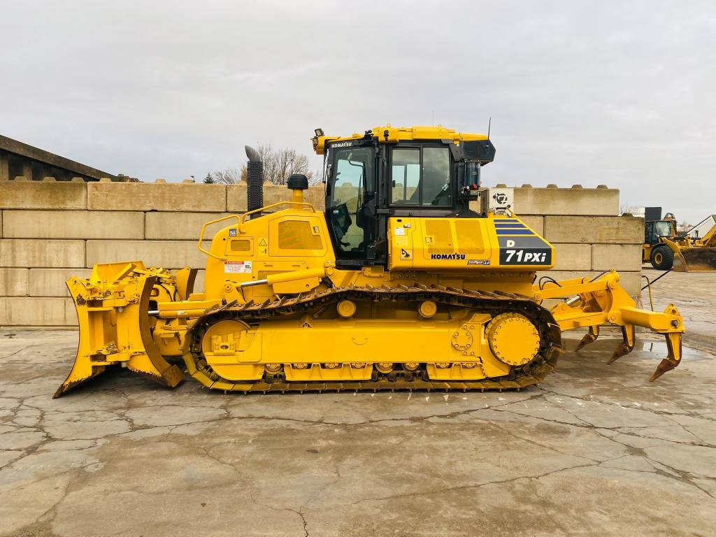 Komatsu D 71 PXi-24eo - Puskutraktori: kuva Komatsu D 71 PXi-24eo - Puskutraktori Komatsu D 71 PXi-24eo - Puskutraktori: kuva Komatsu D 71 PXi-24eo - Puskutraktori