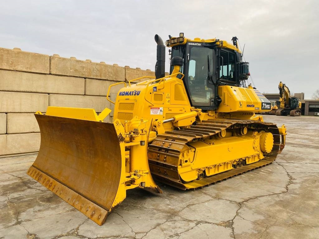 Komatsu D 71 PXi-24eo - Puskutraktori: kuva Komatsu D 71 PXi-24eo - Puskutraktori Komatsu D 71 PXi-24eo - Puskutraktori: kuva Komatsu D 71 PXi-24eo - Puskutraktori
