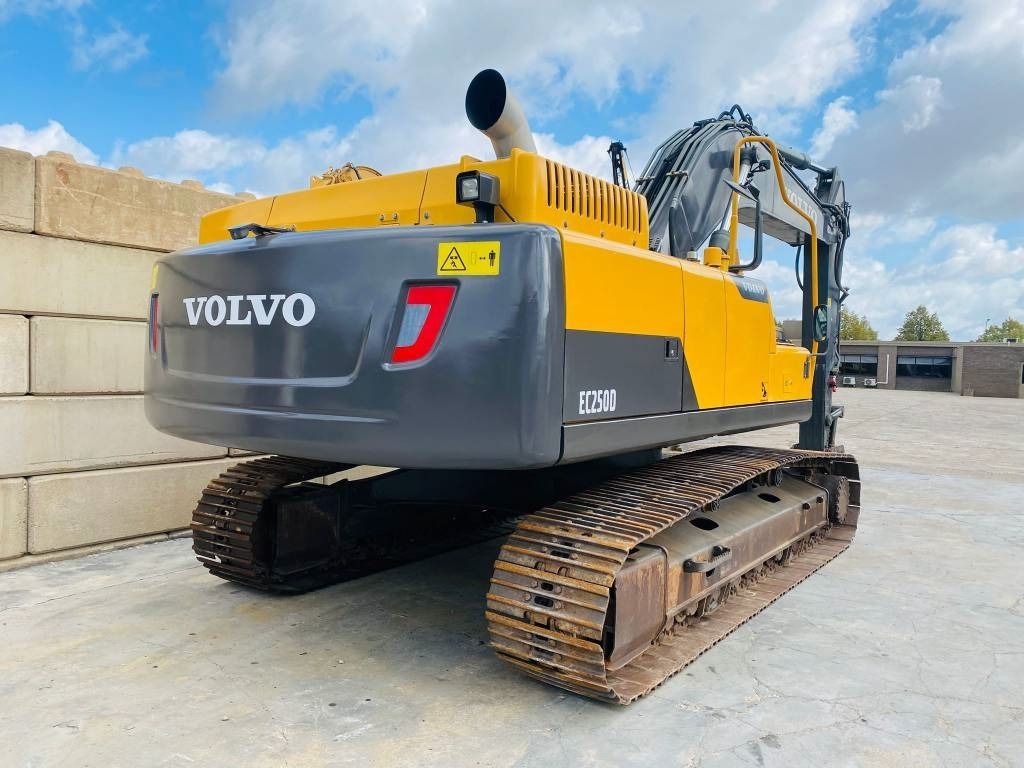 Volvo EC 250 D N L - Telakaivukone: kuva Volvo EC 250 D N L - Telakaivukone Volvo EC 250 D N L - Telakaivukone: kuva Volvo EC 250 D N L - Telakaivukone