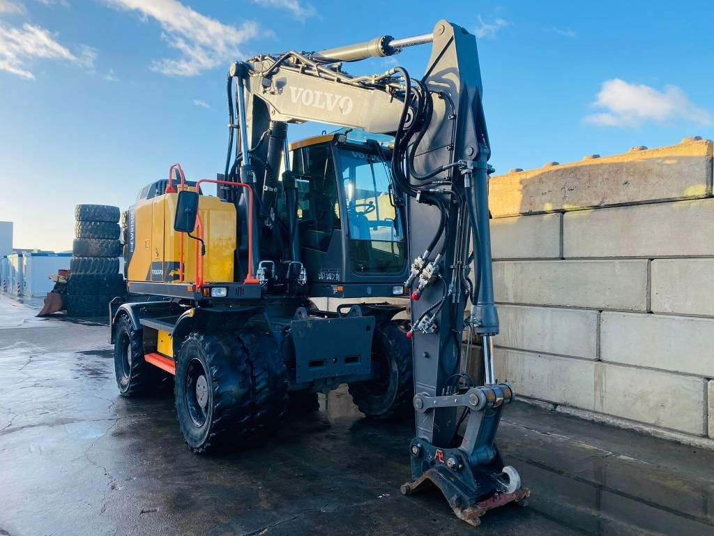 Volvo EWR 150 E - Pyöräalustainen kaivinkone: kuva Volvo EWR 150 E - Pyöräalustainen kaivinkone Volvo EWR 150 E - Pyöräalustainen kaivinkone: kuva Volvo EWR 150 E - Pyöräalustainen kaivinkone