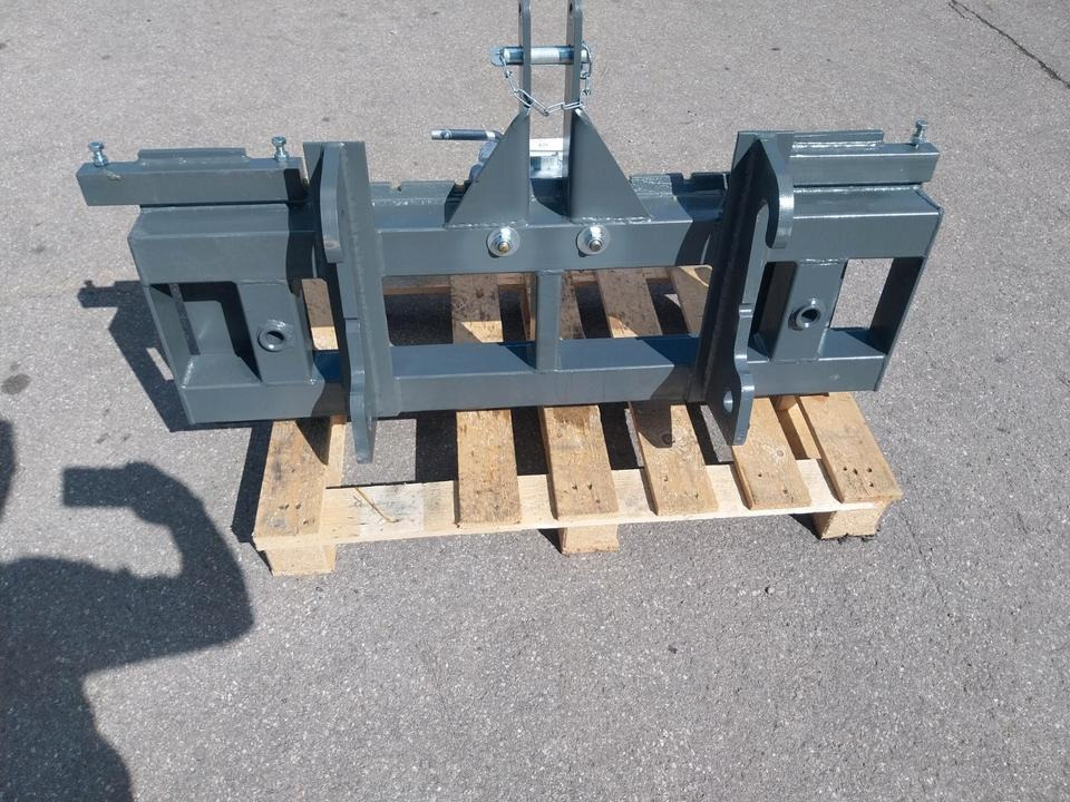 Adapter Giant Hoflader auf 3 Punkt Kat II Palettengabel Radlader - Haarukka - Pyöräkuormaaja: kuva Adapter Giant Hoflader auf 3 Punkt Kat II Palettengabel Radlader - Haarukka - Pyöräkuormaaja Adapter Giant Hoflader auf 3 Punkt Kat II Palettengabel Radlader - Haarukka - Pyöräkuormaaja: kuva Adapter Giant Hoflader auf 3 Punkt Kat II Palettengabel Radlader - Haarukka - Pyöräkuormaaja