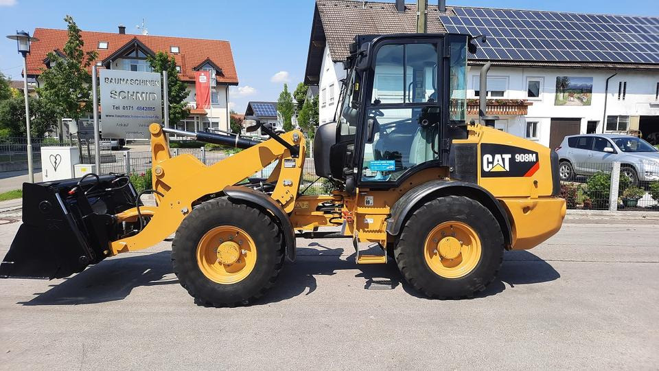 Cat 908M Radlader Hoflader Lader Schaufellader - Pienkuormaaja: kuva Cat 908M Radlader Hoflader Lader Schaufellader - Pienkuormaaja Cat 908M Radlader Hoflader Lader Schaufellader - Pienkuormaaja: kuva Cat 908M Radlader Hoflader Lader Schaufellader - Pienkuormaaja