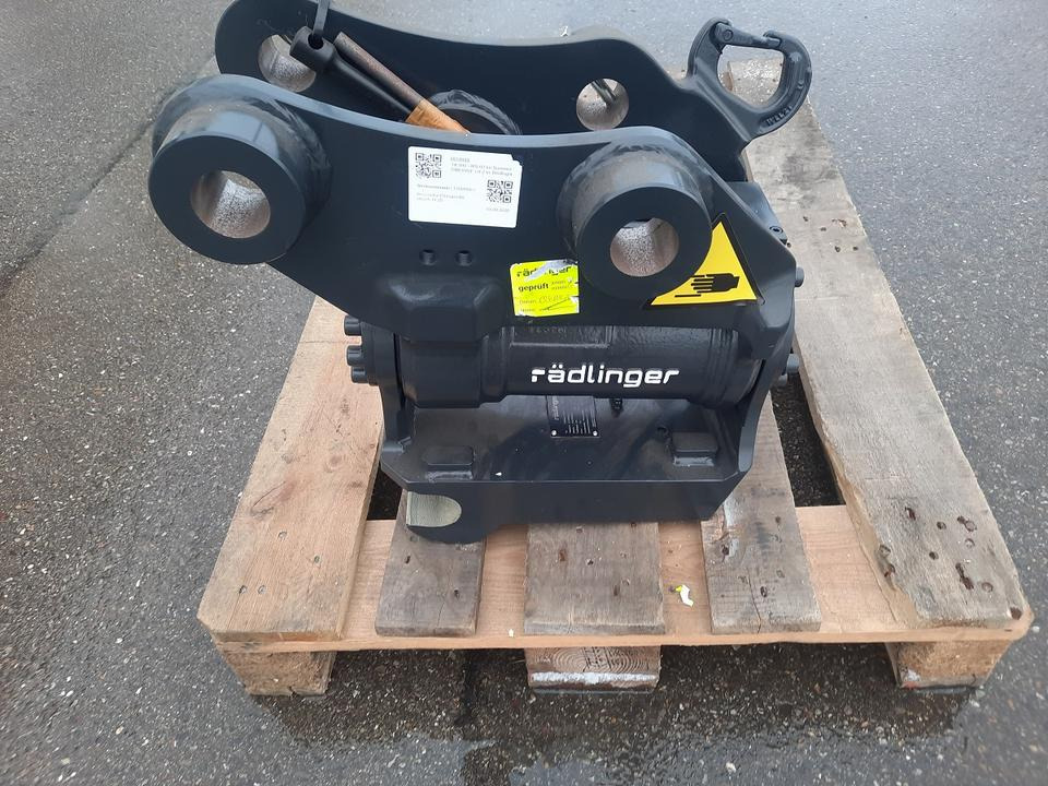 Rädlinger Tilt 3,5 -5 to Powertilt Minibagger Schwenkmotor Kubota - Rototilt - Minikuormaaja: kuva Rädlinger Tilt 3,5 -5 to Powertilt Minibagger Schwenkmotor Kubota - Rototilt - Minikuormaaja Rädlinger Tilt 3,5 -5 to Powertilt Minibagger Schwenkmotor Kubota - Rototilt - Minikuormaaja: kuva Rädlinger Tilt 3,5 -5 to Powertilt Minibagger Schwenkmotor Kubota - Rototilt - Minikuormaaja