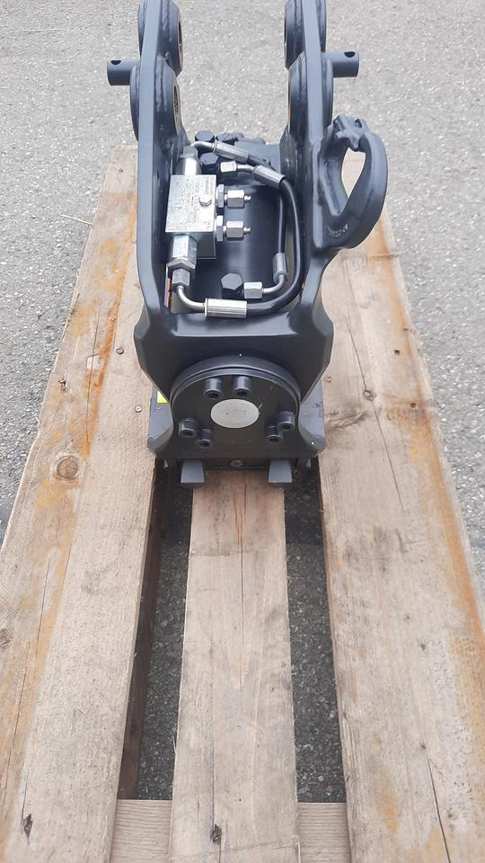 Rädlinger Tilt 390 HS 01 MS 01 1- 2,8t Powertilt Kubota KX 019 - Rototilt - Minikuormaaja: kuva Rädlinger Tilt 390 HS 01 MS 01 1- 2,8t Powertilt Kubota KX 019 - Rototilt - Minikuormaaja Rädlinger Tilt 390 HS 01 MS 01 1- 2,8t Powertilt Kubota KX 019 - Rototilt - Minikuormaaja: kuva Rädlinger Tilt 390 HS 01 MS 01 1- 2,8t Powertilt Kubota KX 019 - Rototilt - Minikuormaaja