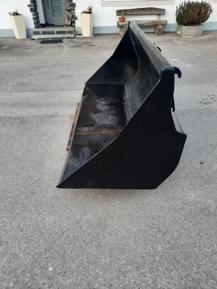 Schaufel 2,4m Teleskoplader Radlader Universalschaufel Genie - Kuormaajan kauha: kuva Schaufel 2,4m Teleskoplader Radlader Universalschaufel Genie - Kuormaajan kauha Schaufel 2,4m Teleskoplader Radlader Universalschaufel Genie - Kuormaajan kauha: kuva Schaufel 2,4m Teleskoplader Radlader Universalschaufel Genie - Kuormaajan kauha