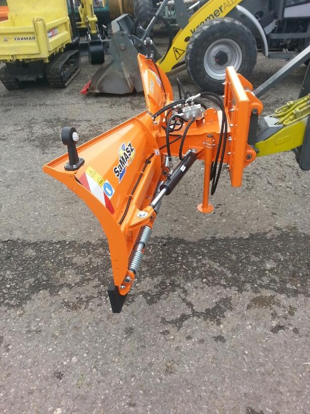 Schneeschild V 1,8m Samasz Schlepper Radlader Hoflader Frontlader - Lumiaura: kuva Schneeschild V 1,8m Samasz Schlepper Radlader Hoflader Frontlader - Lumiaura Schneeschild V 1,8m Samasz Schlepper Radlader Hoflader Frontlader - Lumiaura: kuva Schneeschild V 1,8m Samasz Schlepper Radlader Hoflader Frontlader - Lumiaura