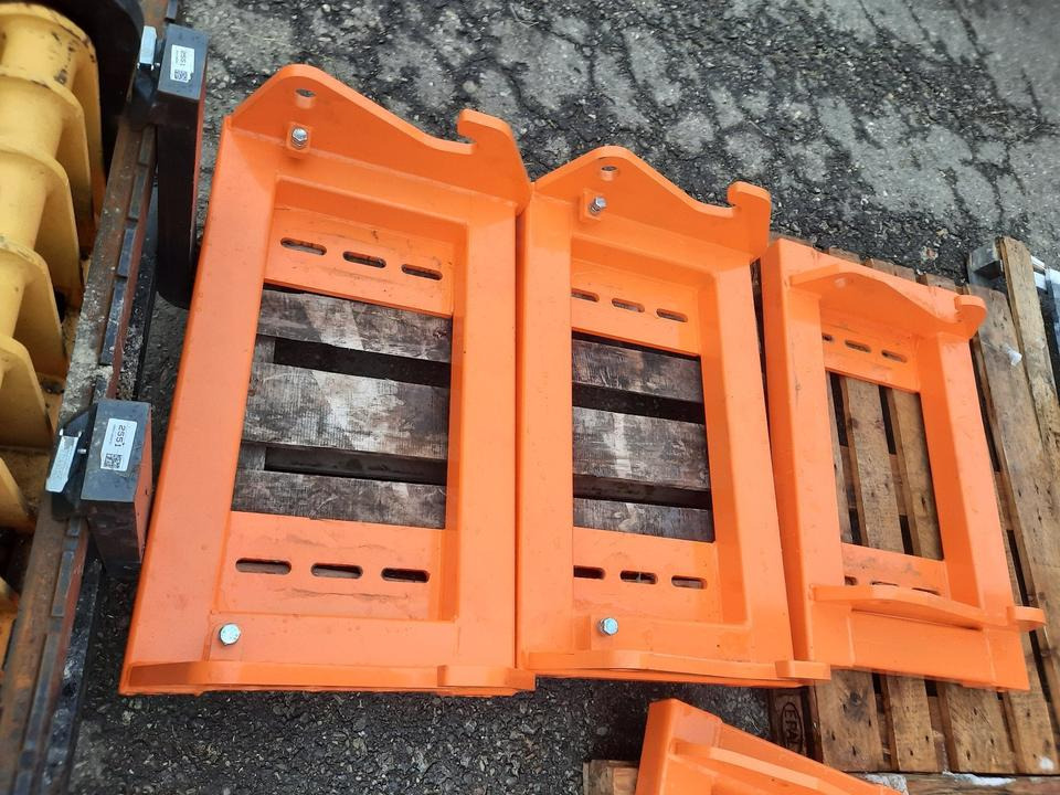 Lumiaura Schneeschild Vario 1,8m Schlepper Radlader Hoflader Kramer: kuva Lumiaura Schneeschild Vario 1,8m Schlepper Radlader Hoflader Kramer Lumiaura Schneeschild Vario 1,8m Schlepper Radlader Hoflader Kramer: kuva Lumiaura Schneeschild Vario 1,8m Schlepper Radlader Hoflader Kramer