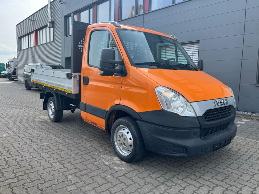 IVECO(I) Daily 29L13 Pritsche - Avolava pakettiauto: kuva IVECO(I) Daily 29L13 Pritsche - Avolava pakettiauto IVECO(I) Daily 29L13 Pritsche - Avolava pakettiauto: kuva IVECO(I) Daily 29L13 Pritsche - Avolava pakettiauto