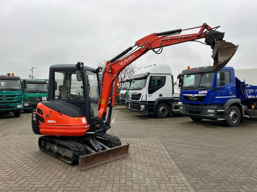 Kubota Minibagger KX 61 Minibagger 2245h, incl. Grabn+T - Minikuormaaja: kuva Kubota Minibagger KX 61 Minibagger 2245h, incl. Grabn+T - Minikuormaaja Kubota Minibagger KX 61 Minibagger 2245h, incl. Grabn+T - Minikuormaaja: kuva Kubota Minibagger KX 61 Minibagger 2245h, incl. Grabn+T - Minikuormaaja