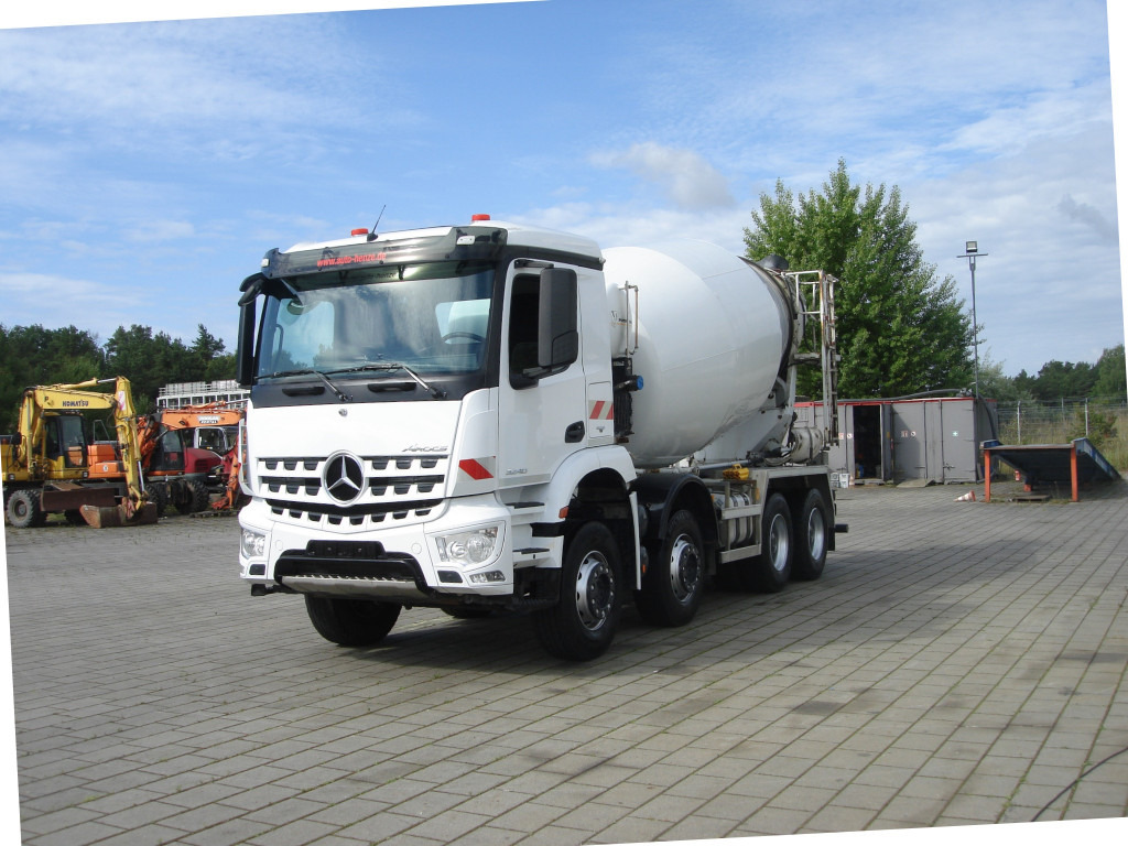 MERCEDES-BENZ Arocs 3240 B 8x4 Betonmischer Deutsch Top AP Achsen - Kuorma-auto: kuva MERCEDES-BENZ Arocs 3240 B 8x4 Betonmischer Deutsch Top AP Achsen - Kuorma-auto MERCEDES-BENZ Arocs 3240 B 8x4 Betonmischer Deutsch Top AP Achsen - Kuorma-auto: kuva MERCEDES-BENZ Arocs 3240 B 8x4 Betonmischer Deutsch Top AP Achsen - Kuorma-auto