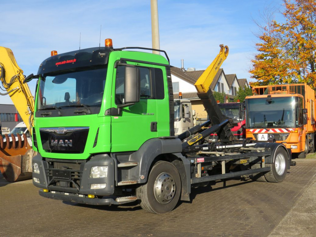 MAN MAN TG-S Abrollkipper 18.320 BL - Koukkulava kuorma-auto: kuva MAN MAN TG-S Abrollkipper 18.320 BL - Koukkulava kuorma-auto MAN MAN TG-S Abrollkipper 18.320 BL - Koukkulava kuorma-auto: kuva MAN MAN TG-S Abrollkipper 18.320 BL - Koukkulava kuorma-auto