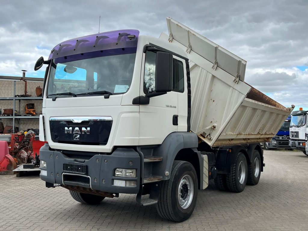 MAN TG-S 26.440 6x4 BB 3-Achs Kipper Schalter - Kippiauto kuorma-auto: kuva MAN TG-S 26.440 6x4 BB 3-Achs Kipper Schalter - Kippiauto kuorma-auto MAN TG-S 26.440 6x4 BB 3-Achs Kipper Schalter - Kippiauto kuorma-auto: kuva MAN TG-S 26.440 6x4 BB 3-Achs Kipper Schalter - Kippiauto kuorma-auto