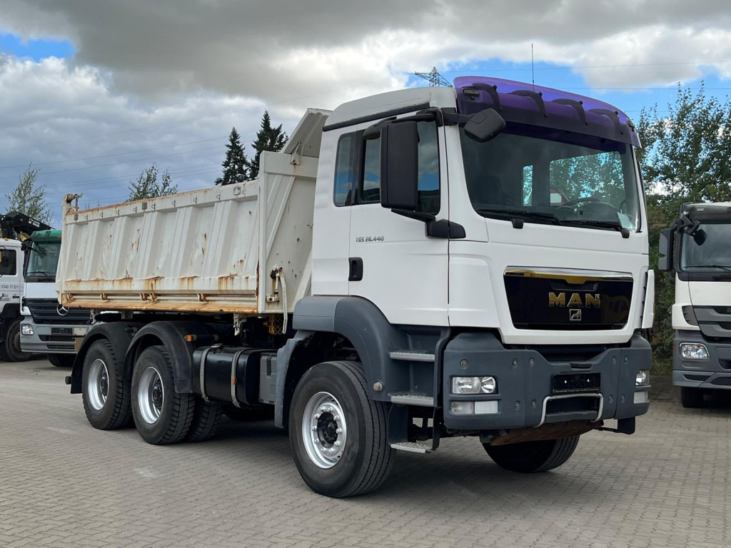 MAN TG-S 26.440 6x4 BB 3-Achs Kipper Schalter - Kippiauto kuorma-auto: kuva MAN TG-S 26.440 6x4 BB 3-Achs Kipper Schalter - Kippiauto kuorma-auto MAN TG-S 26.440 6x4 BB 3-Achs Kipper Schalter - Kippiauto kuorma-auto: kuva MAN TG-S 26.440 6x4 BB 3-Achs Kipper Schalter - Kippiauto kuorma-auto