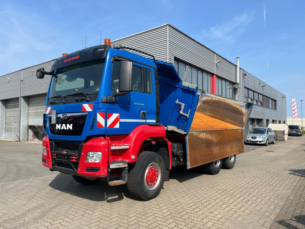 MAN TG-S 26.500 6x6 BB 3-Achs Allradkipper Bordmatik - Kippiauto kuorma-auto: kuva MAN TG-S 26.500 6x6 BB 3-Achs Allradkipper Bordmatik - Kippiauto kuorma-auto MAN TG-S 26.500 6x6 BB 3-Achs Allradkipper Bordmatik - Kippiauto kuorma-auto: kuva MAN TG-S 26.500 6x6 BB 3-Achs Allradkipper Bordmatik - Kippiauto kuorma-auto