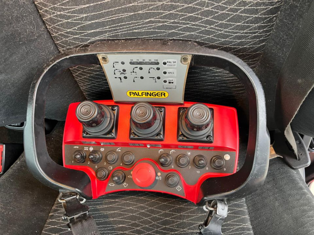 MERCEDES-BENZ Arocs 1845 4x4 HAD 2-Achs Allradkipper Heckkran Funk - Kippiauto kuorma-auto, Nosturiauto: kuva MERCEDES-BENZ Arocs 1845 4x4 HAD 2-Achs Allradkipper Heckkran Funk - Kippiauto kuorma-auto, Nosturiauto MERCEDES-BENZ Arocs 1845 4x4 HAD 2-Achs Allradkipper Heckkran Funk - Kippiauto kuorma-auto, Nosturiauto: kuva MERCEDES-BENZ Arocs 1845 4x4 HAD 2-Achs Allradkipper Heckkran Funk - Kippiauto kuorma-auto, Nosturiauto