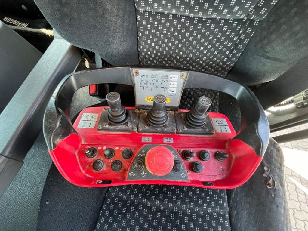 Kippiauto kuorma-auto, Nosturiauto Mercedes-Benz Actros 1841 K 2-Achs Kipper Kran Funk/2xhydr+Gre Mercedes-Benz Actros 1841 K 2-Achs Kipper Kran Funk/2xhydr+Gre: kuva Kippiauto kuorma-auto, Nosturiauto Mercedes-Benz Actros 1841 K 2-Achs Kipper Kran Funk/2xhydr+Gre Mercedes-Benz Actros 1841 K 2-Achs Kipper Kran Funk/2xhydr+Gre