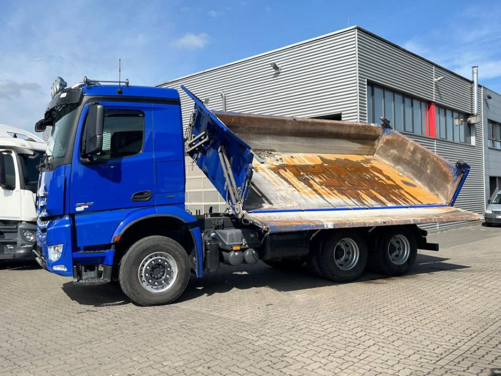 Mercedes-Benz Arocs 2642 6x4 3-Achs Kipper Bordmatik nur 163TK - Kippiauto kuorma-auto: kuva Mercedes-Benz Arocs 2642 6x4 3-Achs Kipper Bordmatik nur 163TK - Kippiauto kuorma-auto Mercedes-Benz Arocs 2642 6x4 3-Achs Kipper Bordmatik nur 163TK - Kippiauto kuorma-auto: kuva Mercedes-Benz Arocs 2642 6x4 3-Achs Kipper Bordmatik nur 163TK - Kippiauto kuorma-auto