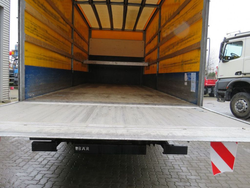 Mercedes-Benz Atego 1224 L Pritsche LBW LBW 1.5to - Pressukapelli kuorma-auto: kuva Mercedes-Benz Atego 1224 L Pritsche LBW LBW 1.5to - Pressukapelli kuorma-auto Mercedes-Benz Atego 1224 L Pritsche LBW LBW 1.5to - Pressukapelli kuorma-auto: kuva Mercedes-Benz Atego 1224 L Pritsche LBW LBW 1.5to - Pressukapelli kuorma-auto