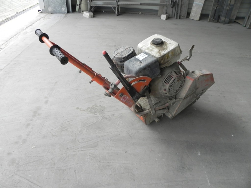 SAINT GOBAIN Norton Clipper C 85 Kleinteile - Rakennuskoneet: kuva SAINT GOBAIN Norton Clipper C 85 Kleinteile - Rakennuskoneet SAINT GOBAIN Norton Clipper C 85 Kleinteile - Rakennuskoneet: kuva SAINT GOBAIN Norton Clipper C 85 Kleinteile - Rakennuskoneet