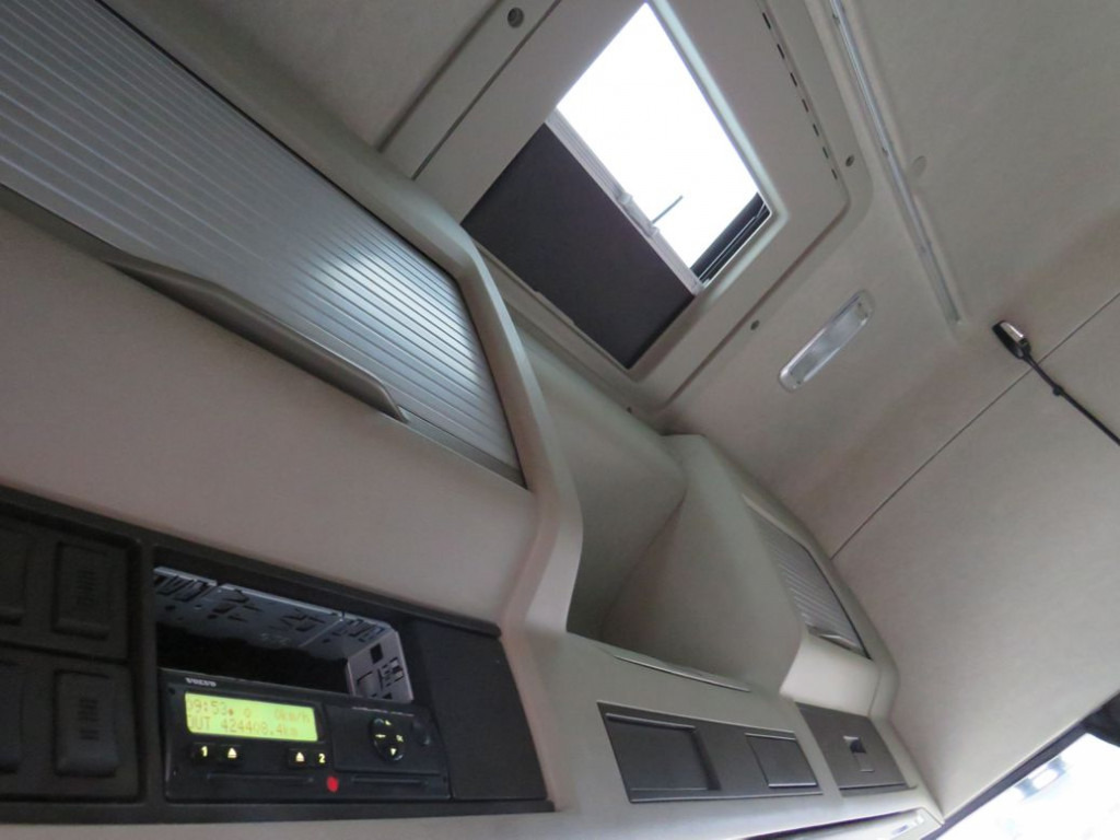 VOLVO (S) Truck FM 380 Pritsche LBW LBW 2to Tautli.+Edscha - Pressukapelli kuorma-auto: kuva VOLVO (S) Truck FM 380 Pritsche LBW LBW 2to Tautli.+Edscha - Pressukapelli kuorma-auto VOLVO (S) Truck FM 380 Pritsche LBW LBW 2to Tautli.+Edscha - Pressukapelli kuorma-auto: kuva VOLVO (S) Truck FM 380 Pritsche LBW LBW 2to Tautli.+Edscha - Pressukapelli kuorma-auto