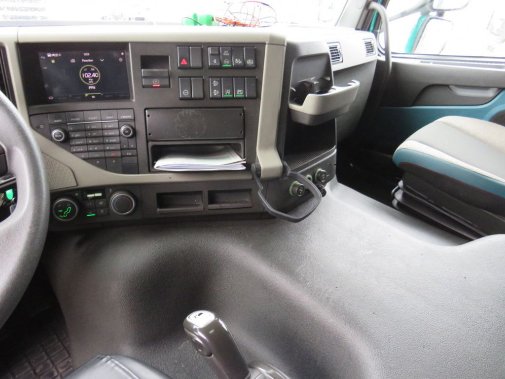 VOLVO (S) Truck FM 380 Pritsche LBW LBW 2to Tautli.+Edscha - Pressukapelli kuorma-auto: kuva VOLVO (S) Truck FM 380 Pritsche LBW LBW 2to Tautli.+Edscha - Pressukapelli kuorma-auto VOLVO (S) Truck FM 380 Pritsche LBW LBW 2to Tautli.+Edscha - Pressukapelli kuorma-auto: kuva VOLVO (S) Truck FM 380 Pritsche LBW LBW 2to Tautli.+Edscha - Pressukapelli kuorma-auto