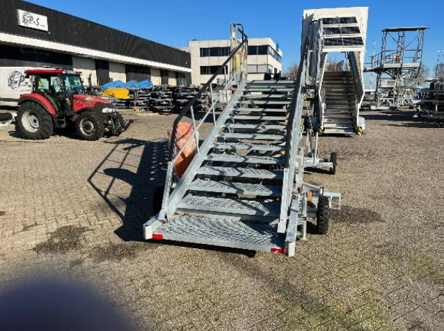 Maintenance Stairs SPS OT-14 - Matkustajaportaat: kuva Maintenance Stairs SPS OT-14 - Matkustajaportaat Maintenance Stairs SPS OT-14 - Matkustajaportaat: kuva Maintenance Stairs SPS OT-14 - Matkustajaportaat