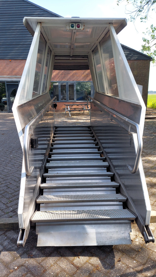Passenger Stair SPS PTC-15 - Matkustajaportaat: kuva Passenger Stair SPS PTC-15 - Matkustajaportaat Passenger Stair SPS PTC-15 - Matkustajaportaat: kuva Passenger Stair SPS PTC-15 - Matkustajaportaat