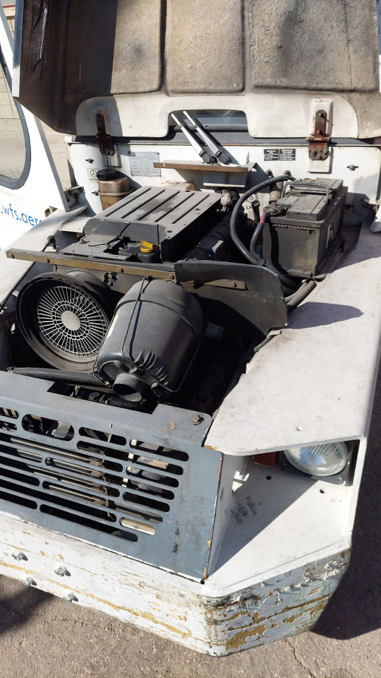 TLD TMX-30 tractor - Matkatavaratraktori: kuva TLD TMX-30 tractor - Matkatavaratraktori TLD TMX-30 tractor - Matkatavaratraktori: kuva TLD TMX-30 tractor - Matkatavaratraktori