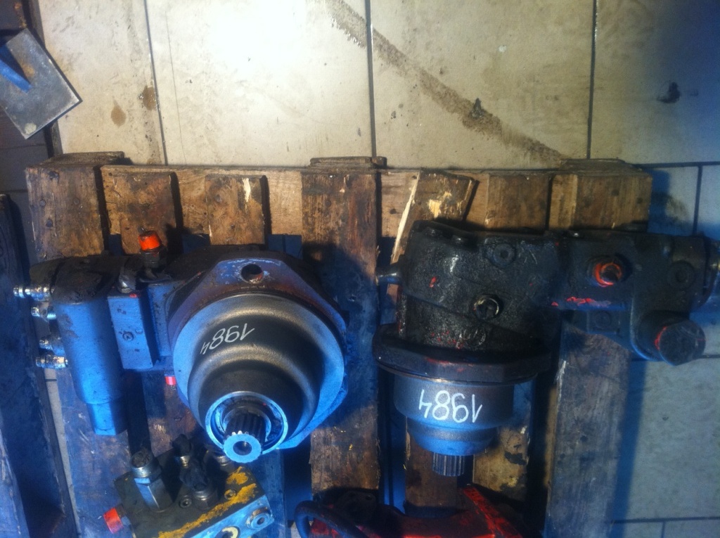 O&K 2244953 9447012 375.22.00.01M - Hydraulimoottori - Telakaivukone: kuva O&K 2244953 9447012 375.22.00.01M - Hydraulimoottori - Telakaivukone O&K 2244953 9447012 375.22.00.01M - Hydraulimoottori - Telakaivukone: kuva O&K 2244953 9447012 375.22.00.01M - Hydraulimoottori - Telakaivukone