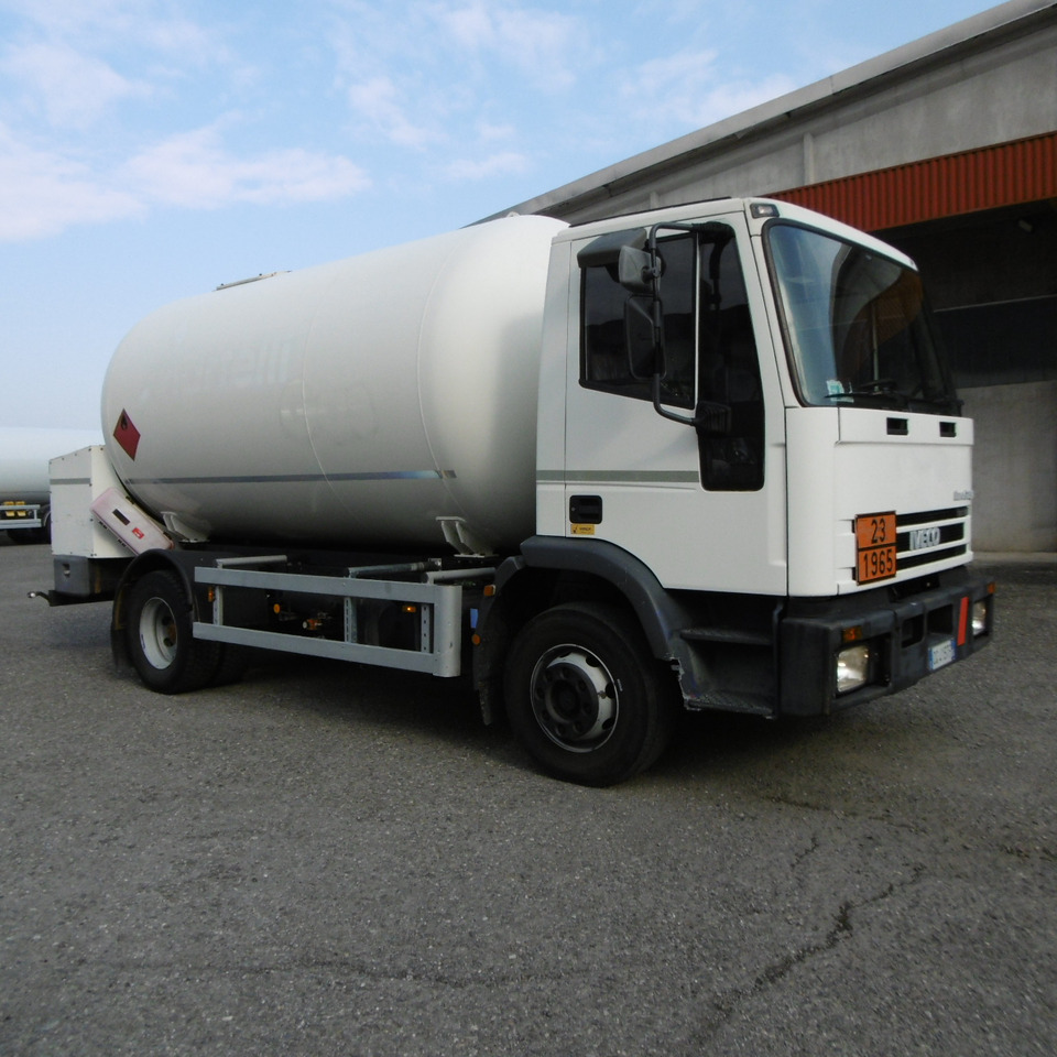 IVECO 130.24 LPG GAS Tank - Säiliöauto: kuva IVECO 130.24 LPG GAS Tank - Säiliöauto IVECO 130.24 LPG GAS Tank - Säiliöauto: kuva IVECO 130.24 LPG GAS Tank - Säiliöauto