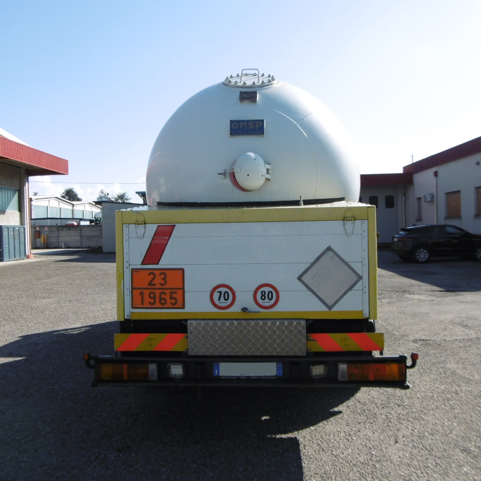 IVECO 150.24 - Säiliöauto: kuva IVECO 150.24 - Säiliöauto IVECO 150.24 - Säiliöauto: kuva IVECO 150.24 - Säiliöauto