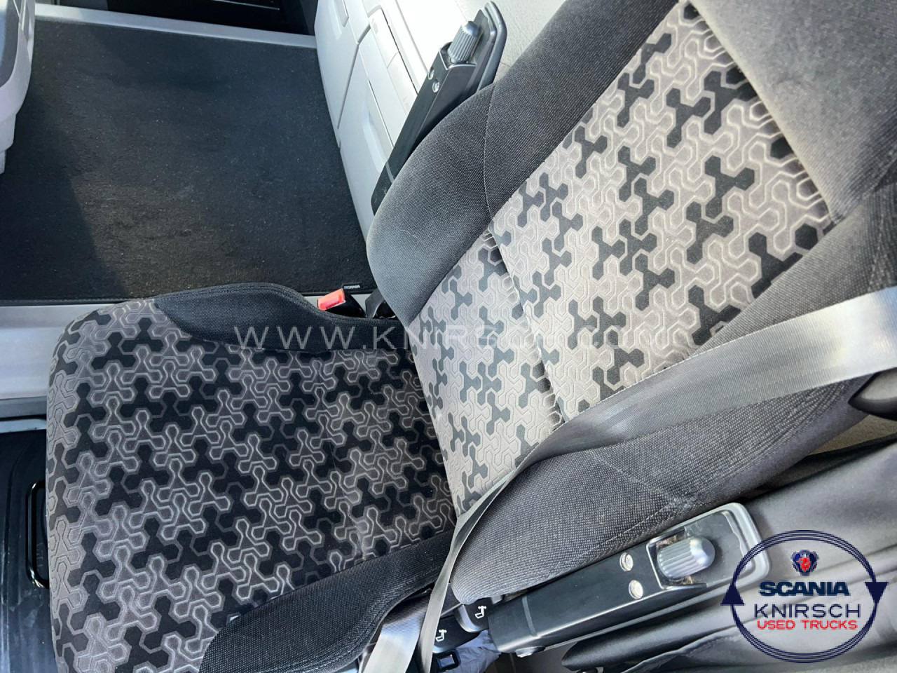 SCANIA R 450 A4x2LA - Vetopöytäauto: kuva SCANIA R 450 A4x2LA - Vetopöytäauto SCANIA R 450 A4x2LA - Vetopöytäauto: kuva SCANIA R 450 A4x2LA - Vetopöytäauto