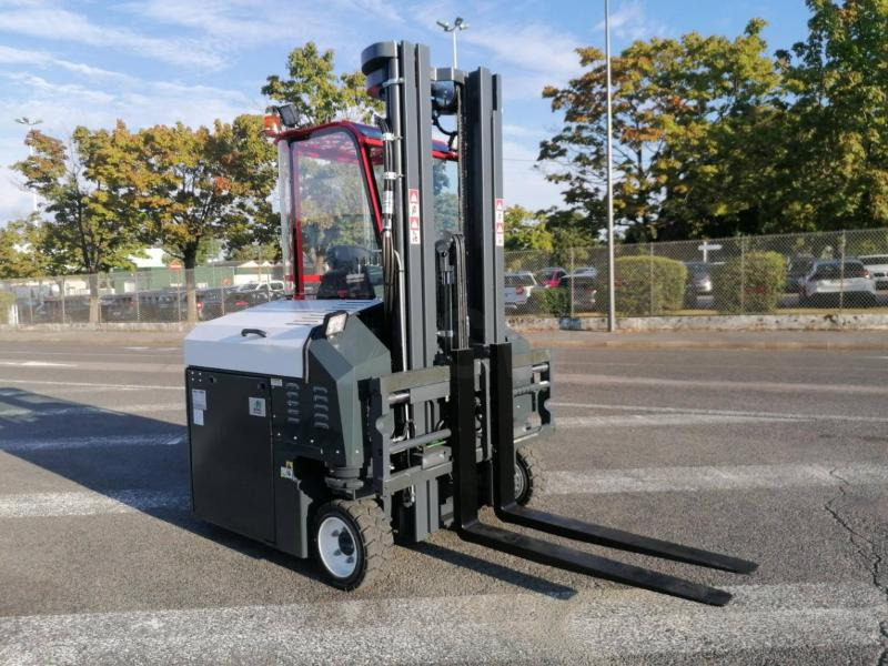 Amlift AGILIFT 3000E - Nelitietrukki: kuva Amlift AGILIFT 3000E - Nelitietrukki Amlift AGILIFT 3000E - Nelitietrukki: kuva Amlift AGILIFT 3000E - Nelitietrukki