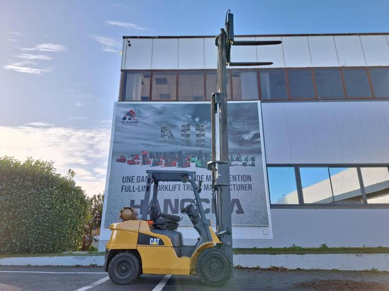 Kaasutrukki Caterpillar GP30NTD: kuva Kaasutrukki Caterpillar GP30NTD