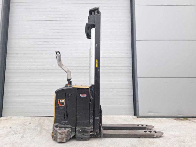 Caterpillar NSV16Ni - Pinoamistrukki: kuva Caterpillar NSV16Ni - Pinoamistrukki Caterpillar NSV16Ni - Pinoamistrukki: kuva Caterpillar NSV16Ni - Pinoamistrukki